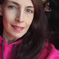 Profile Image for Helga زن زندگی آزادی مرد میهن آبادی .